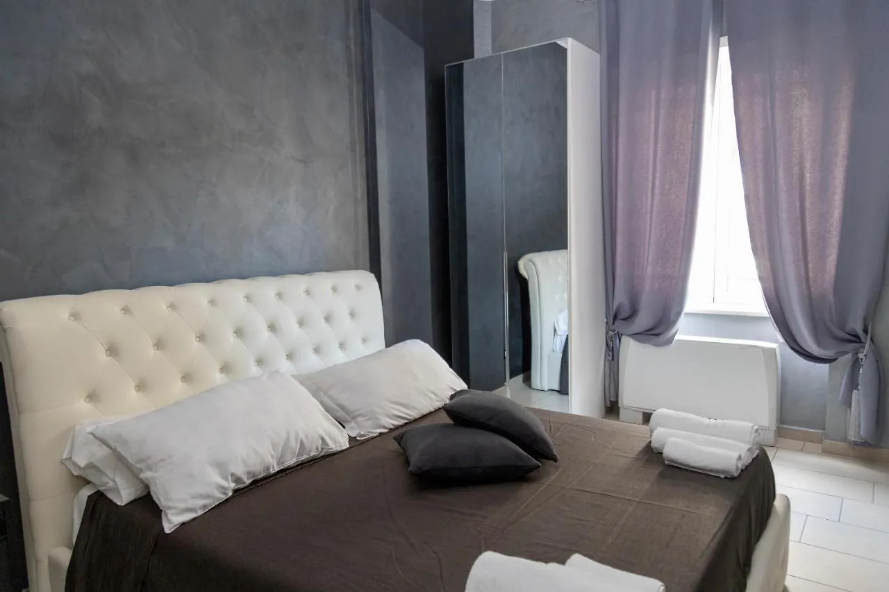 Apartment Blackhomenaples Italy